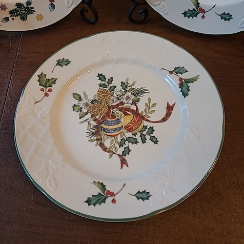MIKASA English Countryside WINTER SCENE FESTIVE SPIRIT SALAD PLATE 8 1/4" Holly - Picture 2 of 10