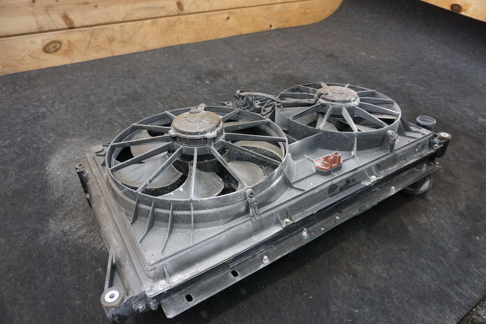 Front Radiator Condenser Fan Cooling Pack OEM 278488 Ferrari California 2012-14