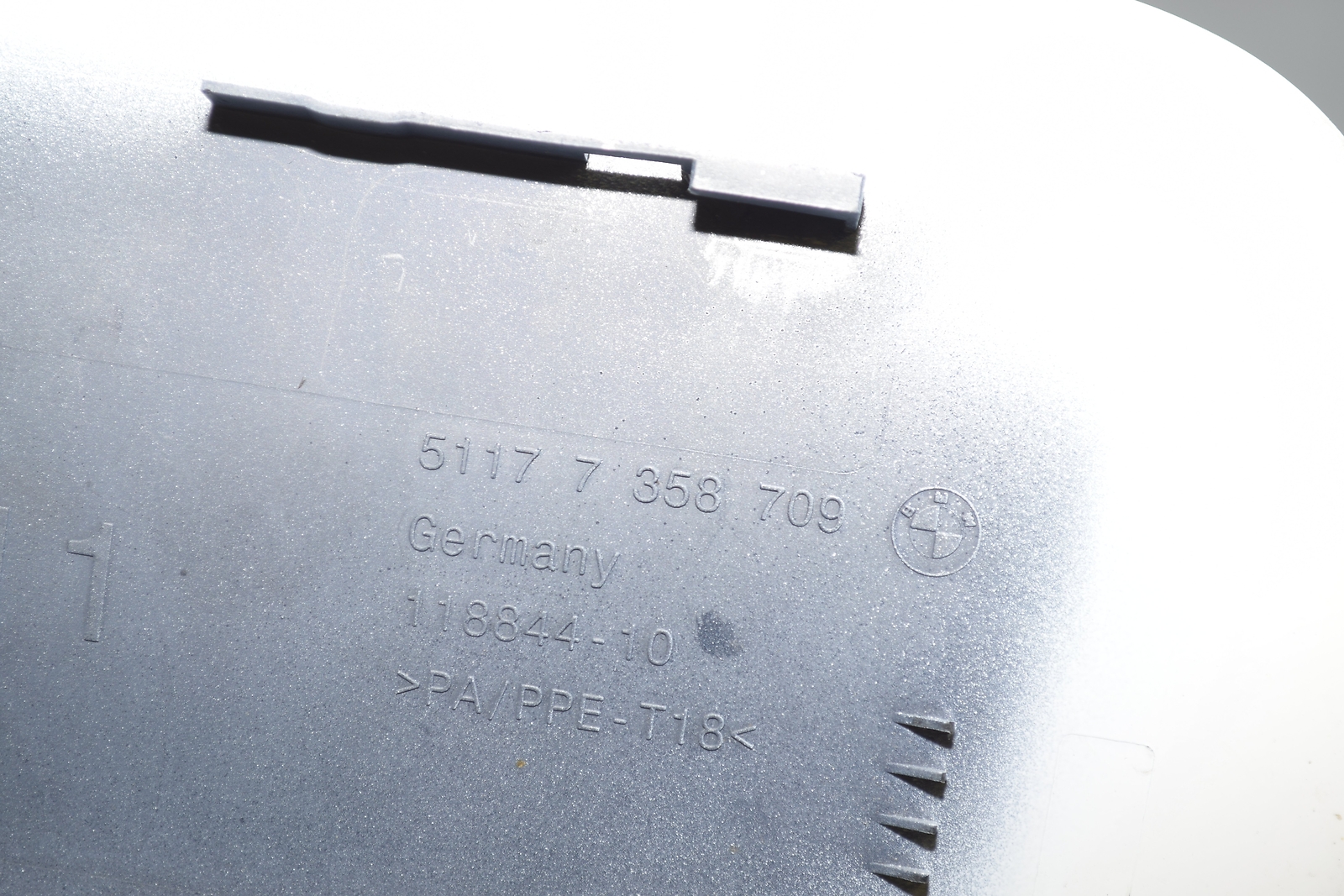 BMW G11 7er Einfüllklappe Fill in flap 7358709 7387136 51917358709 