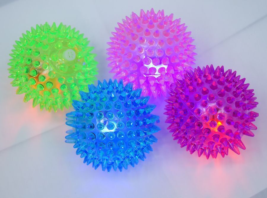 LED Flashing Bounces Spiky Balls Party Pouch Filler Zabawki Gry Prezenty