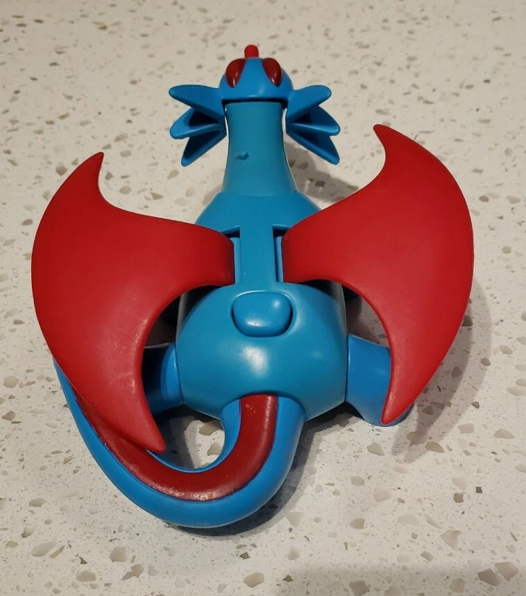 Boneco de ação Pokemon 10th Anniversary Salamence Target Only 6,5" Hasbro 2005 - Imagem 3 de 4