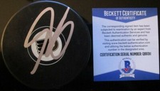 SHAYNE GOSTISBEHERE SIGNED PHILADELPHIA FLYERS HOCKEY PUCK BECKETT COA Q89311