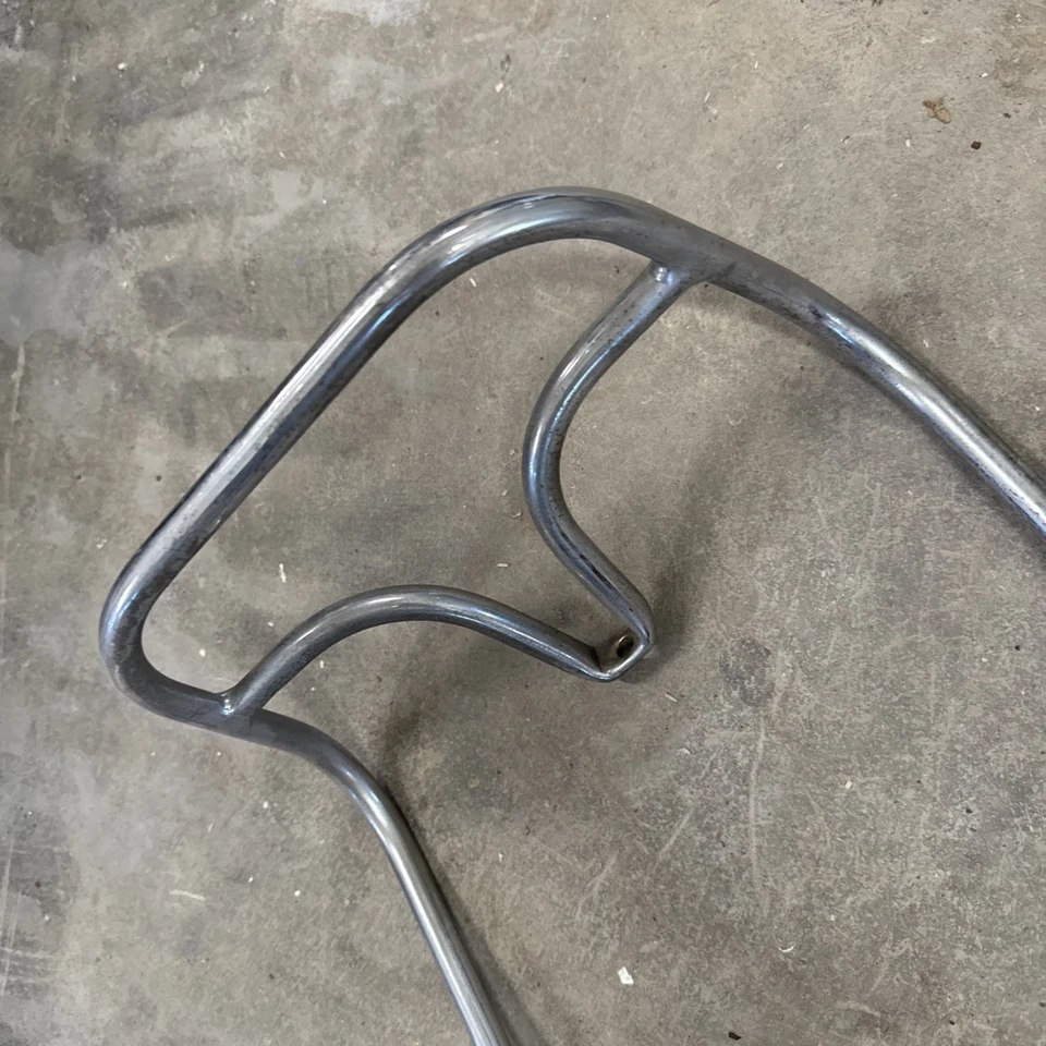 Riel de mano/agarre Triumph 82-5424 vintage compatible con 650 gemelos 1963-65 Foto 4 de 4