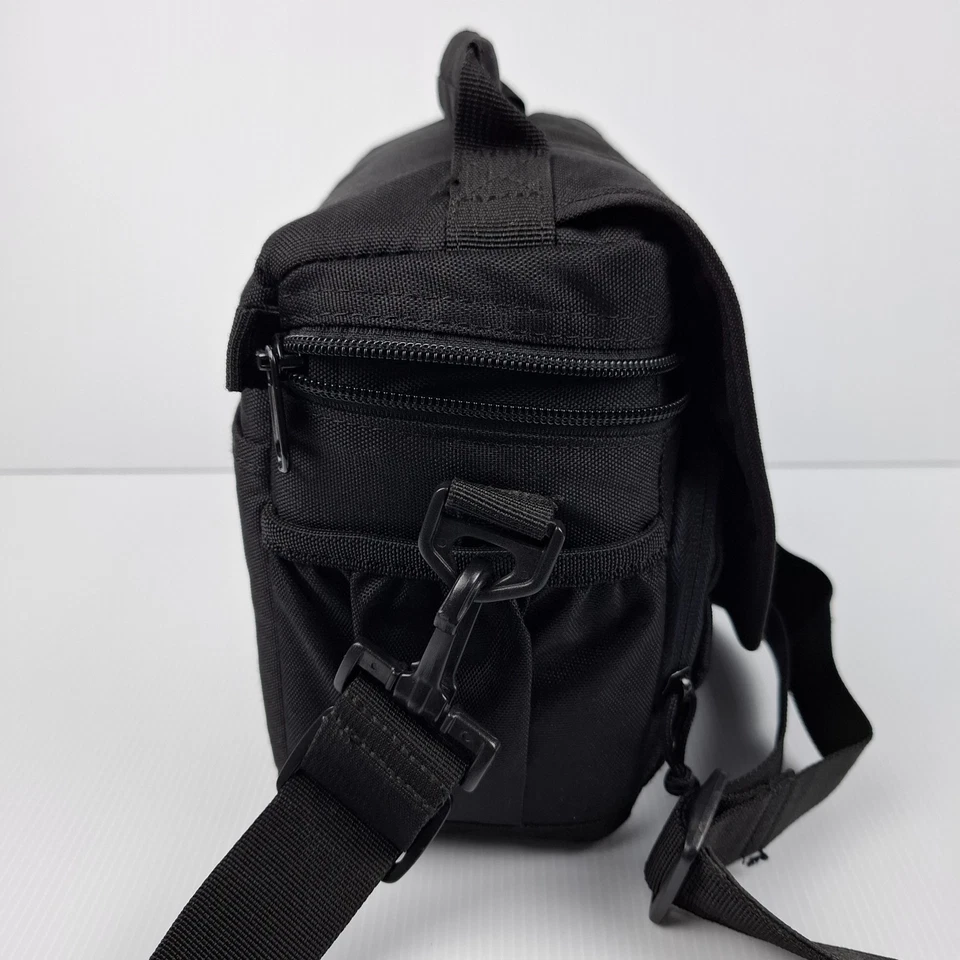 Lowepro Camera Bag Adventura 140 Black Adjustable Strap Case Pockets Lightweight - Image 4 of 4