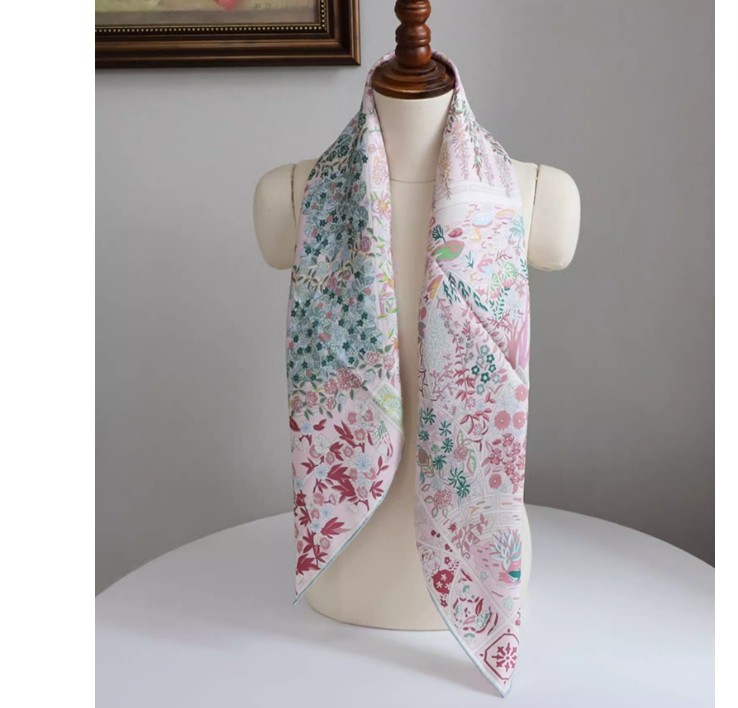 New Boutique 18 Momme Twill Silk Hand Rolled Edge Garden Print Square Scarf 90cm