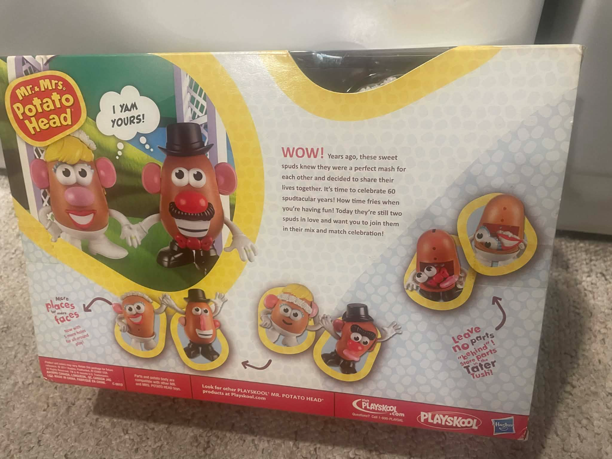 Playskool Mr. and Mrs. Potato Head 60th Anniversary Mashly in Love