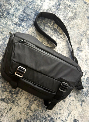Peak Design Everyday Sling 10L Camera Sling Bag Adjustable Nylon Black