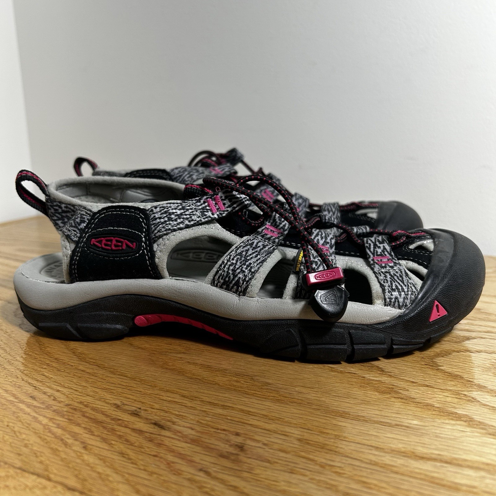 Keen Newport H2 Sandals Boat Shoe Hiking Fishing Water Gray Pink