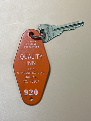 Quality Inn Hotel Motel Room Key Fob & Key Dallas Texas #920