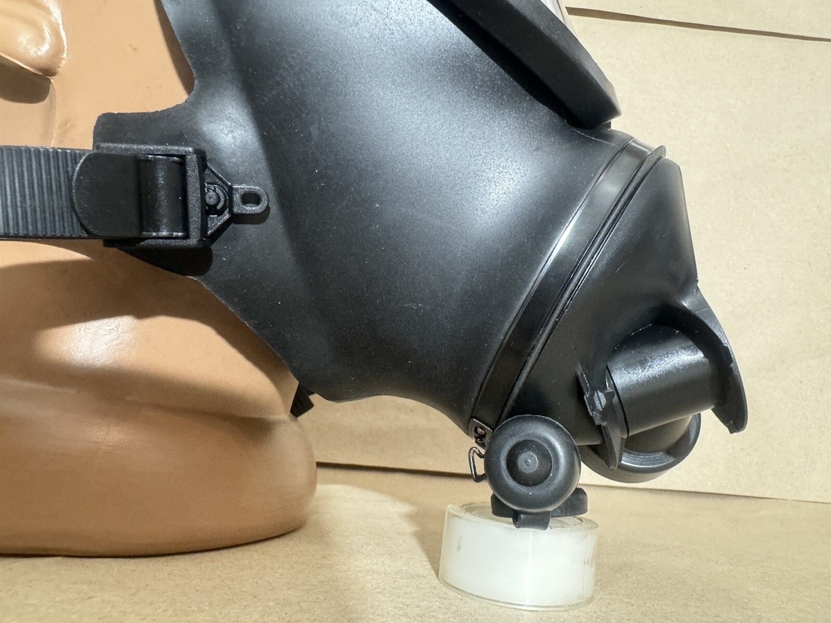 Belgium BEM-4GP Protection Gas mask 1996 SIZE M Antique Vintage