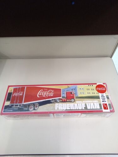 AMT Model Kit Coca-Cola Model FB Beaded Panel Fruehauf Van Semi Trailer New 1:25