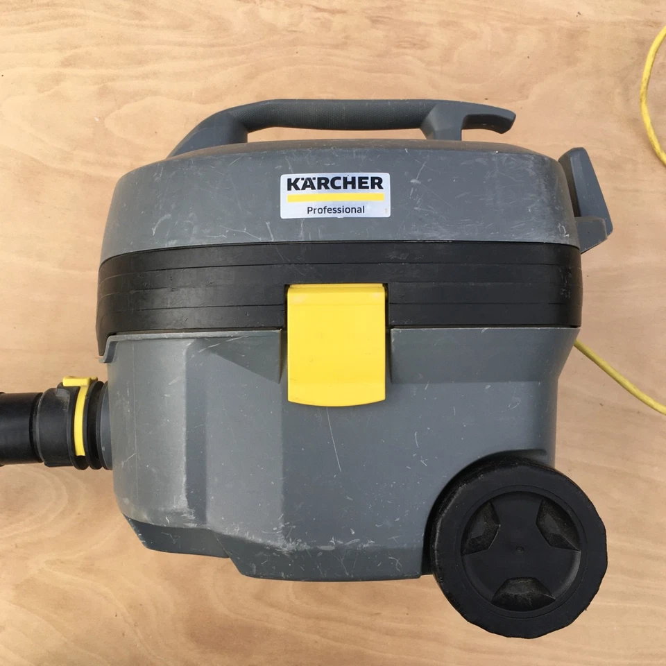 Karcher T7/1 Classic Vacuum Cleaner Professional Spares or Repair - Image 4 of 4