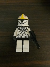 LEGO Star Wars Clone Pilot Minifigure Clone Trooper 7958 Yellow Trim GUC OD3