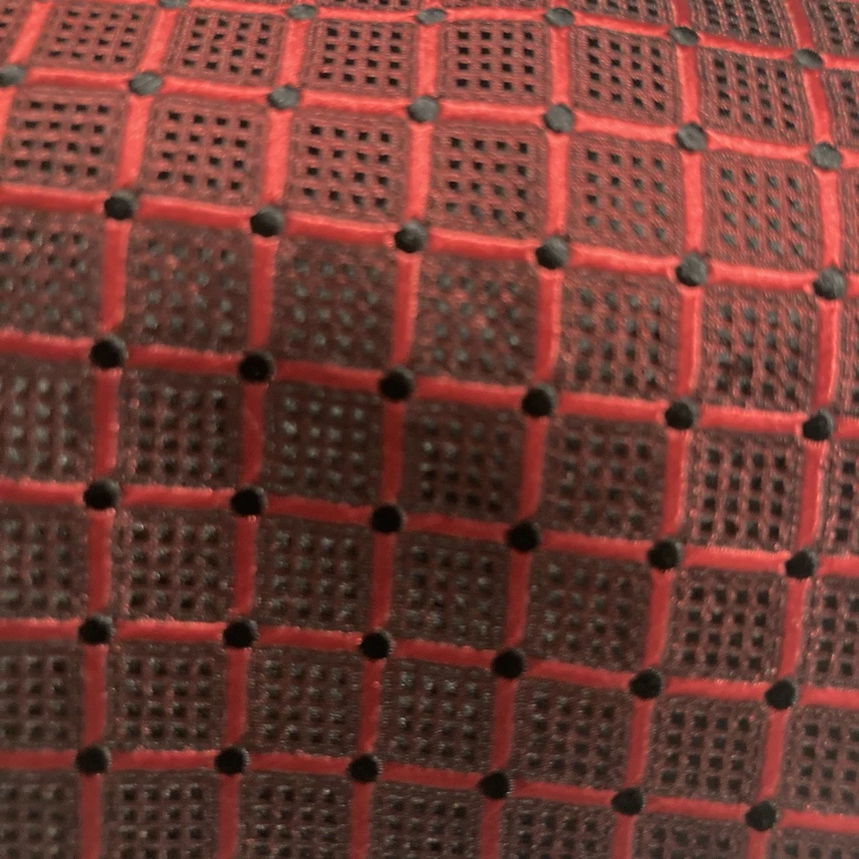 Corbata geométrica de seda para hombre Valerio Garati borgoña con puntos negros. Foto 2 de 4