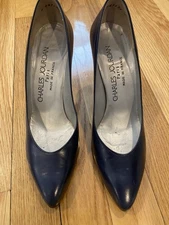 Womens Charles Jourdan Paris Navy leather pumps - size 6B