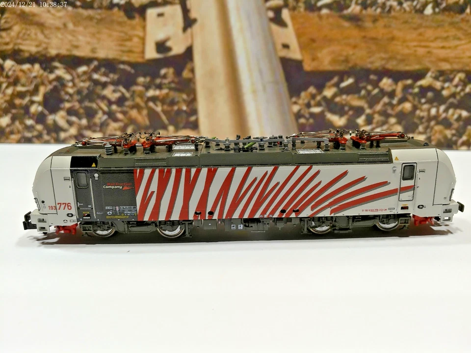 Fleischmann 739354 E-Lok BR 193 776 Vectron Zebra Digital/Sound   Spur N   19/17 - Bild 4 von 4