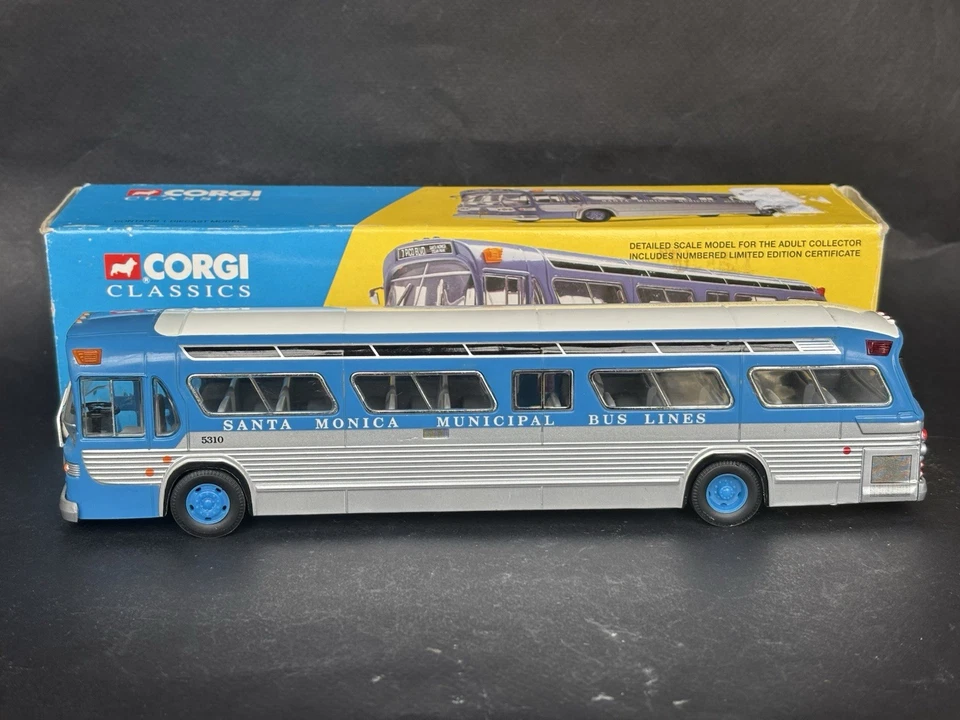 CORGI 54504 1:50 Santa Monica Fishbowl GM 5301 Bus RARE 5310 - Image 2 of 4