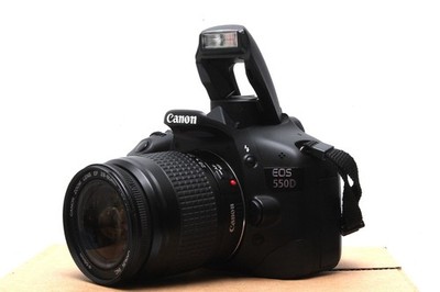 Canon EOS 550D 18 MP FULL HD DSLR mit Canon EF 28-80mm Objektiv und Zub