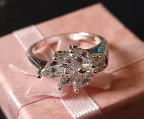 925 STERLING SILVER FILLED RING WITH CLEAR CZ'S RING & FREE GIFTBOX SIZE 8/N - Picture 5 of 8