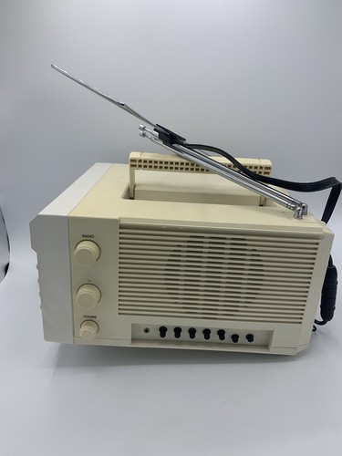 Vintage 1988 RCA CSM055Y 5" Diagonal AC/DC TV SpaceMaker With AM/FM Radio - Picture 2 of 5