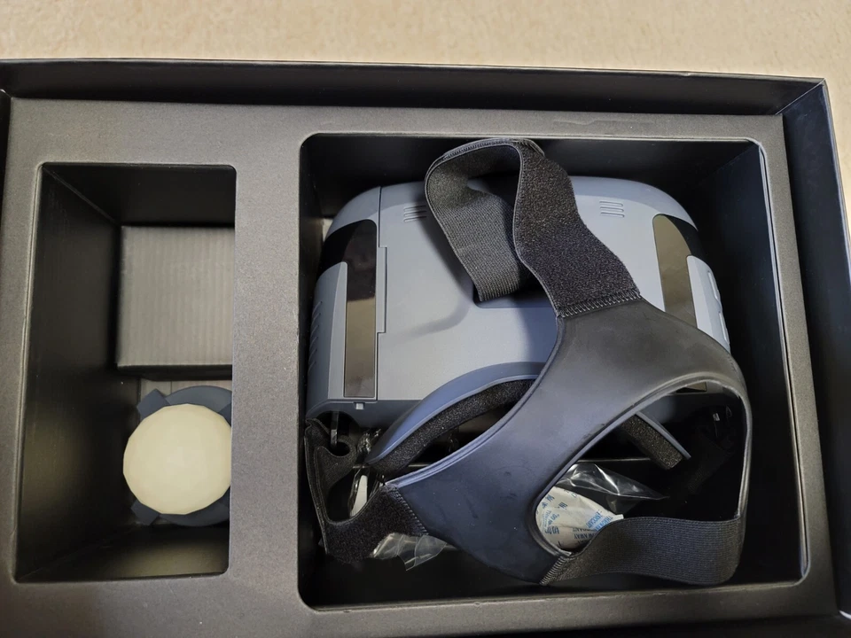 Lenovo Star Wars VR Jedi Challenge headset and lightsaber kit - Image 3 of 4