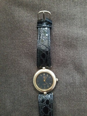 Q Q Ladies Wrist Watch Gold Black Analog Water Resist 3 Bar Quartz Ebay