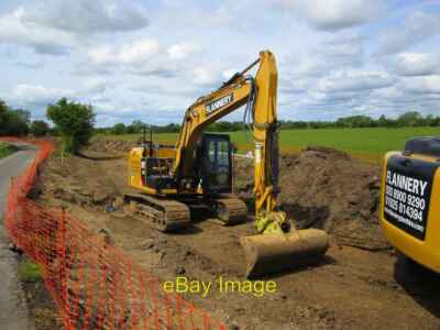 Foto 6x4 CAT Bagger in der Nähe von Kaulquappenbrücke, Oxon Buckland Marsh This CAT c2015