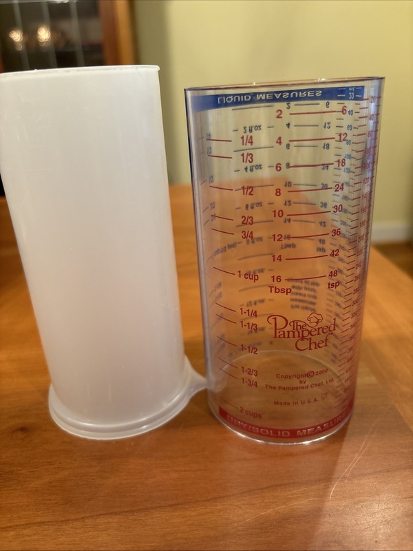 Pampered Chef Measure All 2 Cup Wet Dry Liquid Solid Measuring Cup - Barely Used