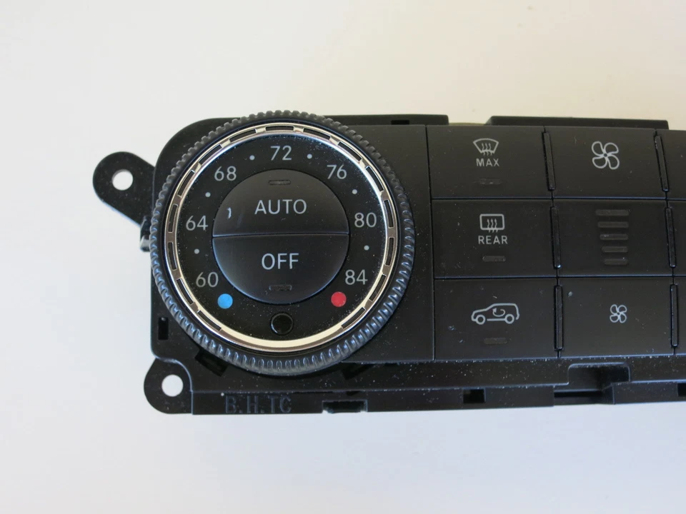 07 Mercedes Benz R500 Climate Control Panel Temperature Unit A/C Heater - Image 3 of 4