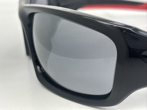 Authentic OAKLEY VALVE OO9236-22 Matt Black Red - Gray Lens 60MM Sunglasses - Picture 14 of 16
