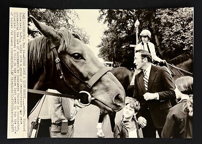 1973 Washington DC Senator Richard Schweiker Horse Meat Protest VTG Press Photo