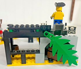 LEGO Pirates: Barnacle Bay Value Pack 1729 Used. Vintage Sets: 1871, 1872, 1873