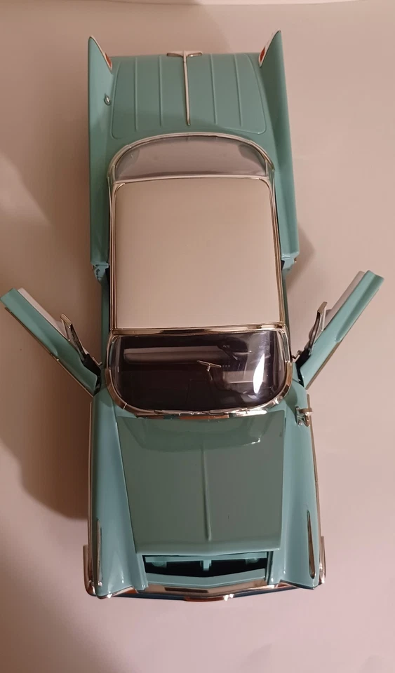 1961 Desoto Adventurer - Road Signature - 1/18 - Светло-зеленый с белым верхом. - Изображение 3 из 4