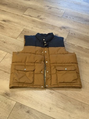 Old Navy Men's Puffer Vest Size XXL Blue/Tan With Zippered Feature - product listing photo