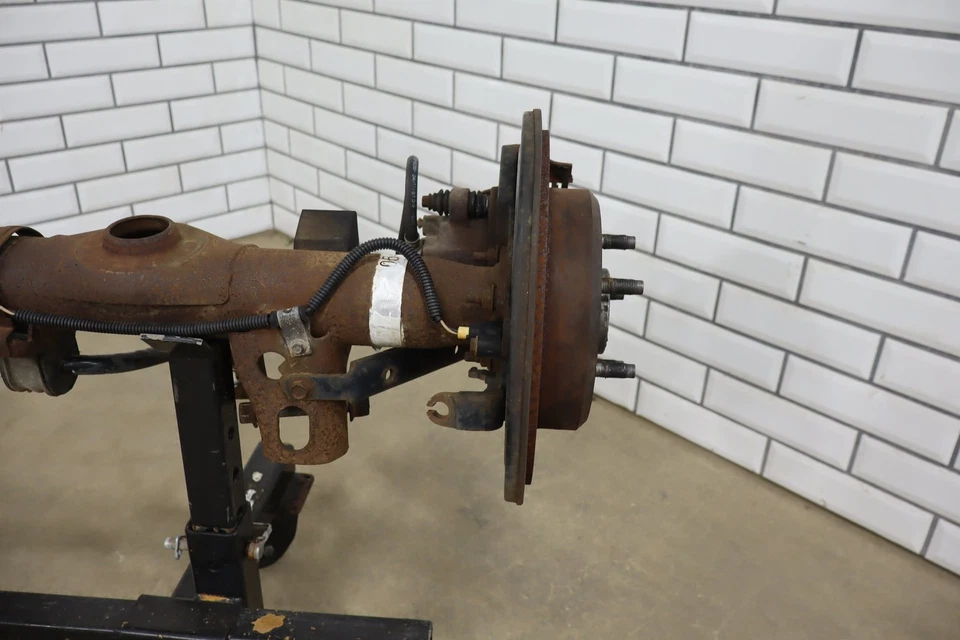 1997 Lincoln Town Car Rear Axle 3.08 Assembly OEM - Image 3 of 4