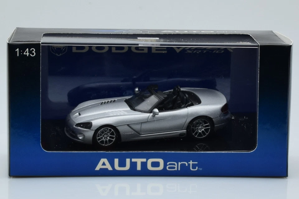 51703 Dodge Viper SRT-10 Silver AUTOart 1/43 - Immagine 4 di 4