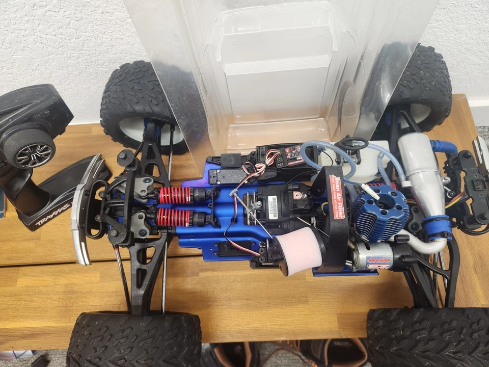 Traxxas Revo 3.3 полный привод готов к запуску NITRO Monster Truck работал дважды с новым неразрезанным кузовом - Изображение 2 из 4