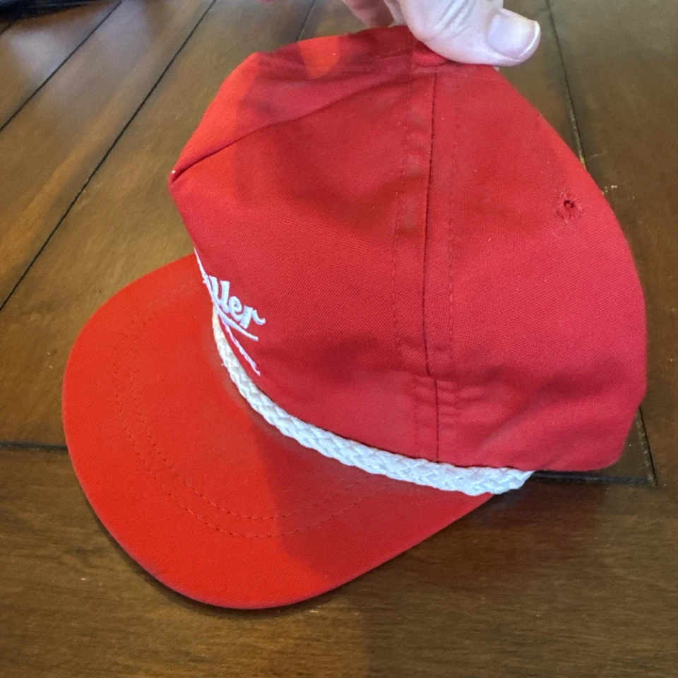 Boné de cerveja vintage anos 80 Miller High Life corda de náilon ajustável  - Imagem 3 de 4