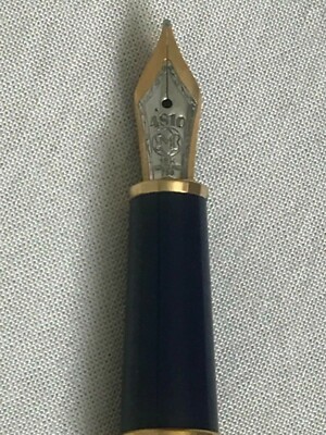 Montblanc Ramses II, Classic 144 Fountain Pen, 18K Medium Nib