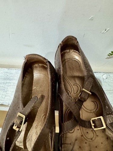 Clarks Active Air Bronze Leather Star Cut Out Cross Strap Casual Shoes Flats 5D - Picture 4 of 5