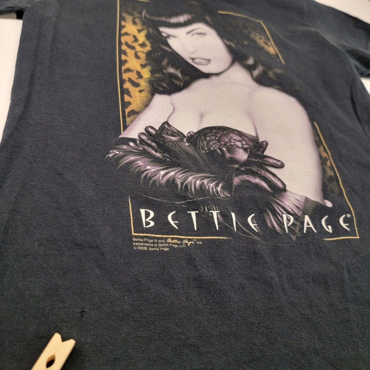 Bettie Page T Shirt Adult Small Black Fade Pin Hole Babe