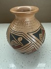 Mata Ortiz Mexican Pottery by Tomasa Mora. 5. 25 " Tall and 4.25" Wide — photo 2