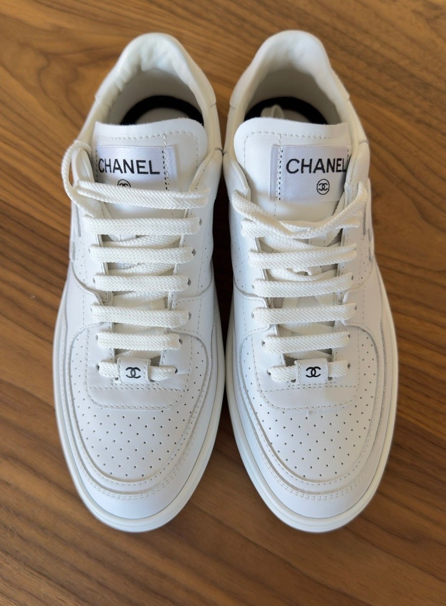 size 39.5EU NEW CHANEL White CC Sneaker Runners Trainers w