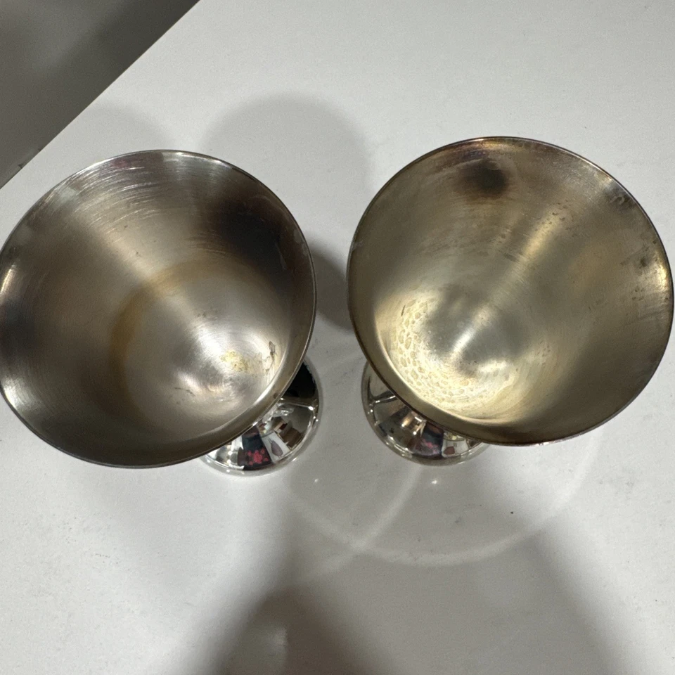 Juego de 2 copas de agua de vino vintage plateadas Rogers con tallo floral Foto 3 de 4