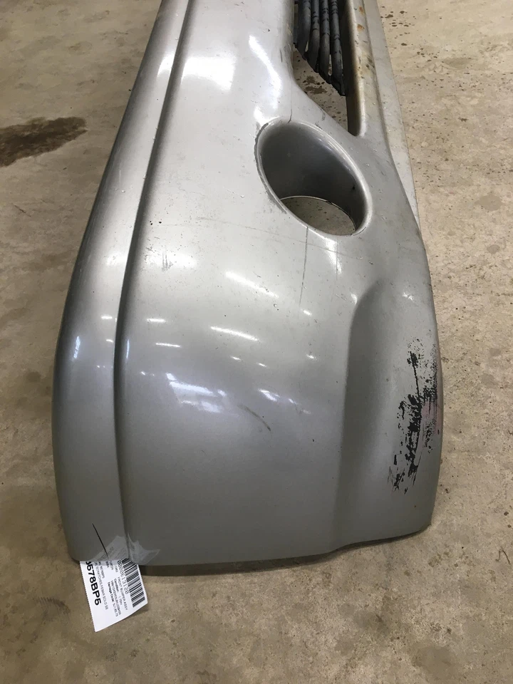 Front Bumper Assy. GMC YUKON 01 02 03 04 05 06 Foto 2 de 4