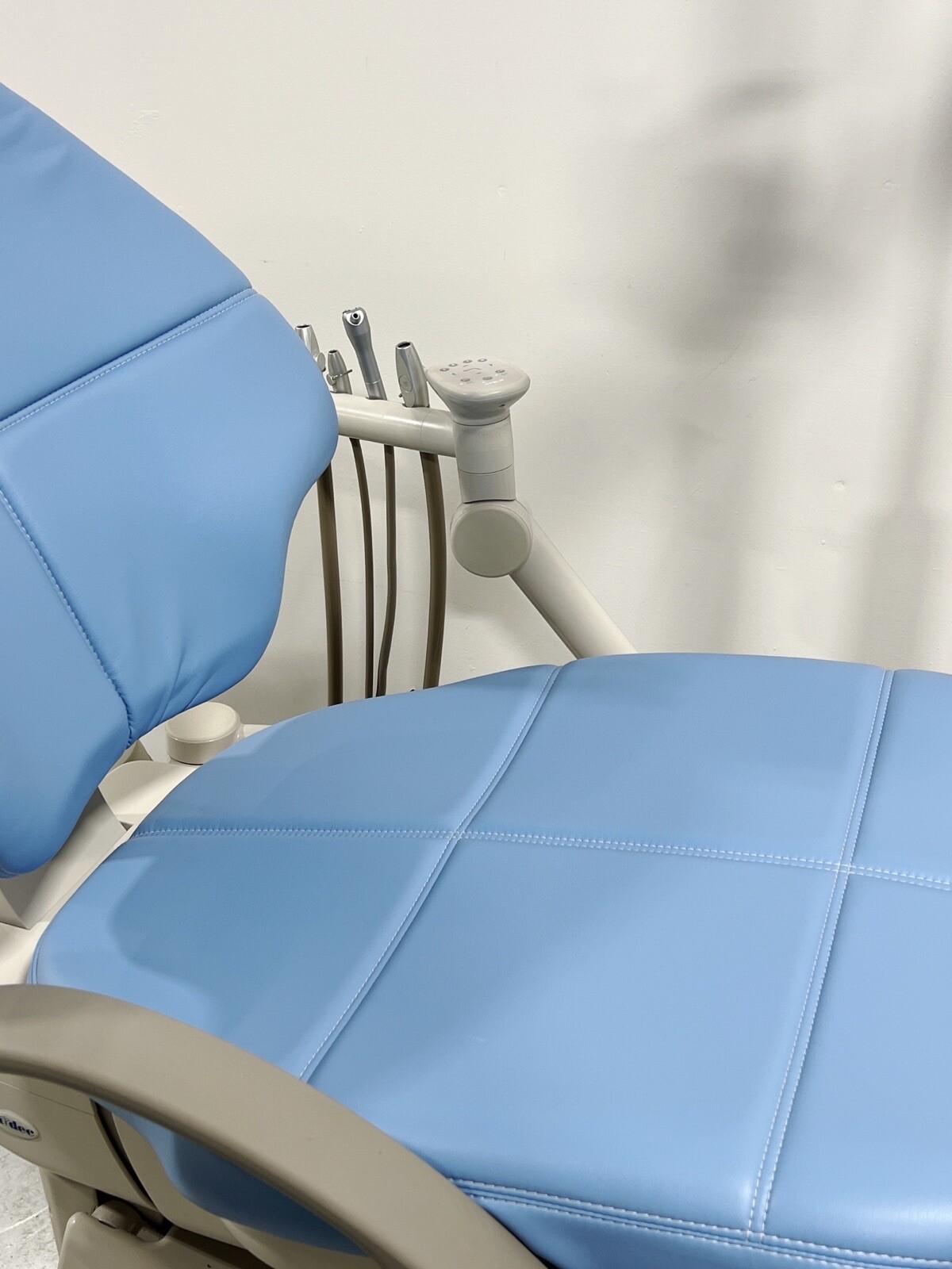 ADEC 511 Dental Chair with ADEC 532 Delivery Unit & Light. NEW