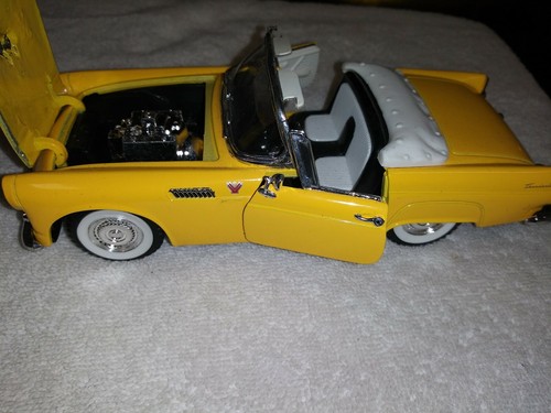 FORD THUNDERBIRD, 1956, 1/24 SCALE DIECAST, USED,GOOD CONDITION