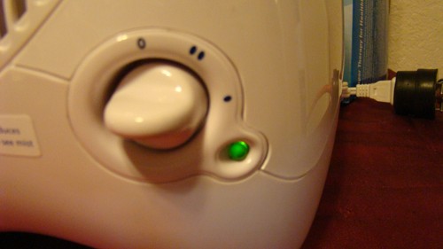 Vicks V3100 Cool Mist Invisible Silent Humidifier 30W - Picture 3 of 8