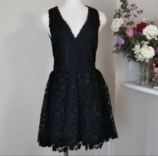 alice + olivia Black Lace Dress V-Neck Size 0 Elegant Flare