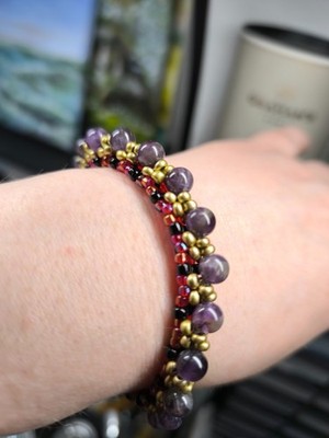 Armband Amethyst-Perlen, kleine Glasperlen(Rot, Schwarz, Gold) Krabbenverschluss